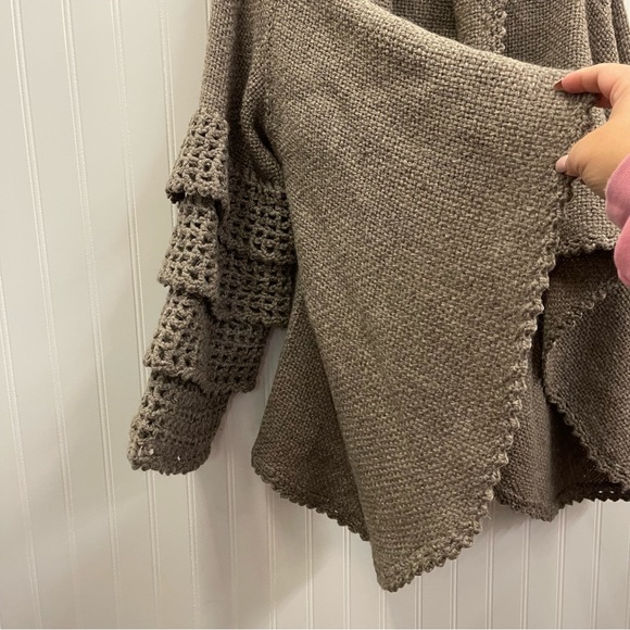 Estilo Sur Heavy Knit Waterfall Collar Open Front Cardigan Tiered Sleeves - Picture 5 of 6